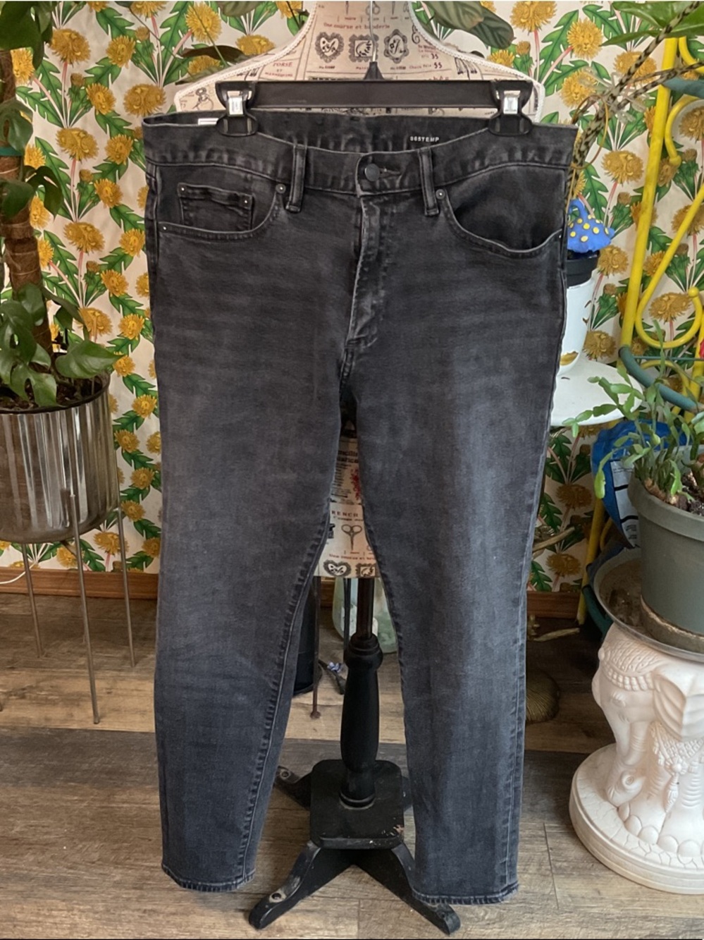 GAP Men's Washed Black Slim Straight Jeans